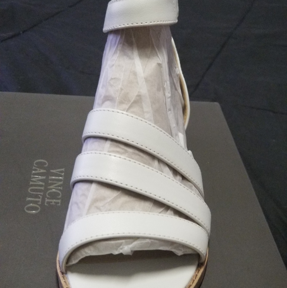 New vince camuto whie heather sandals  size 7